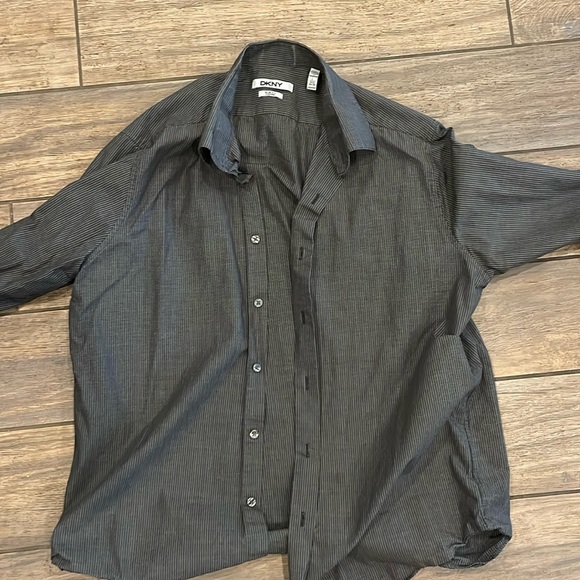 DKNY Slim Fit Dress Shirt 16 1/2 34/35 - Picture 1 of 2